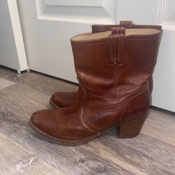 FRYE 76400 JANE TRAPUNTO Bootie Red Leather Motorcycle Boots Women's Size 8 - Picture 7 of 7